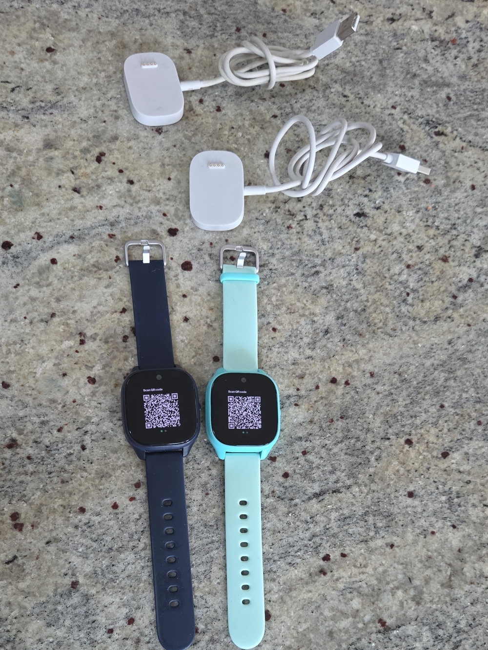 Kids GPS Smartwatch with Charger - Black & Mint (Unbranded)
